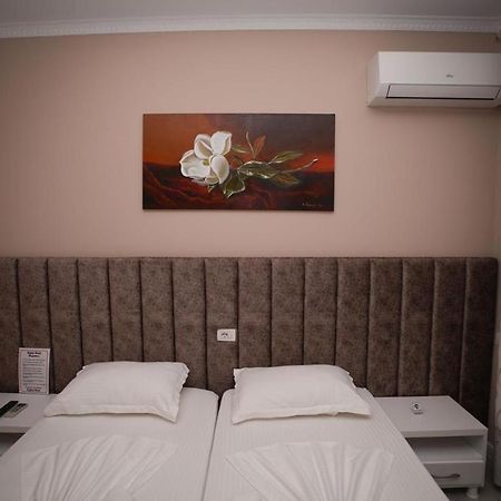 Hotel Kojku ドゥラス エクステリア 写真